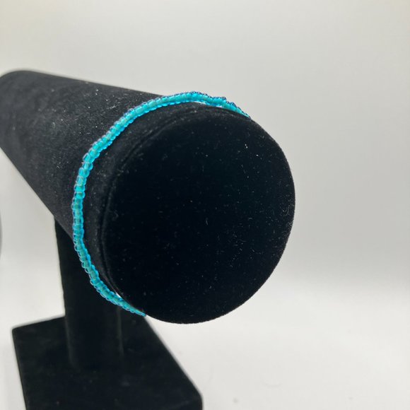 Delicate Turquoise Transparent Colored Beaded Stretch 4.5 Inch Bracelet! - Picture 4 of 5